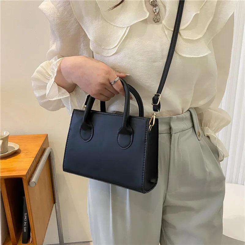 Lady Aurora" Luxury Handbag – Versatility and Style.
